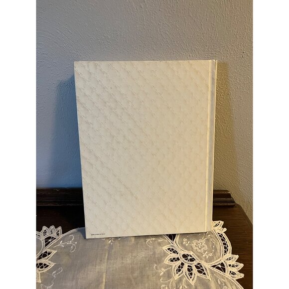 Better Homes and Gardens Treasury of Needlecraft Book - Picture 3 of 8